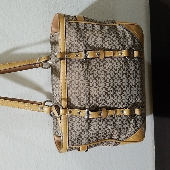 Coach Handbags - Coach Tote